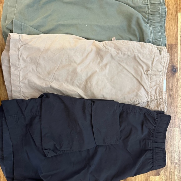 Bundle of Uniqlo Shorts - Picture 4 of 8